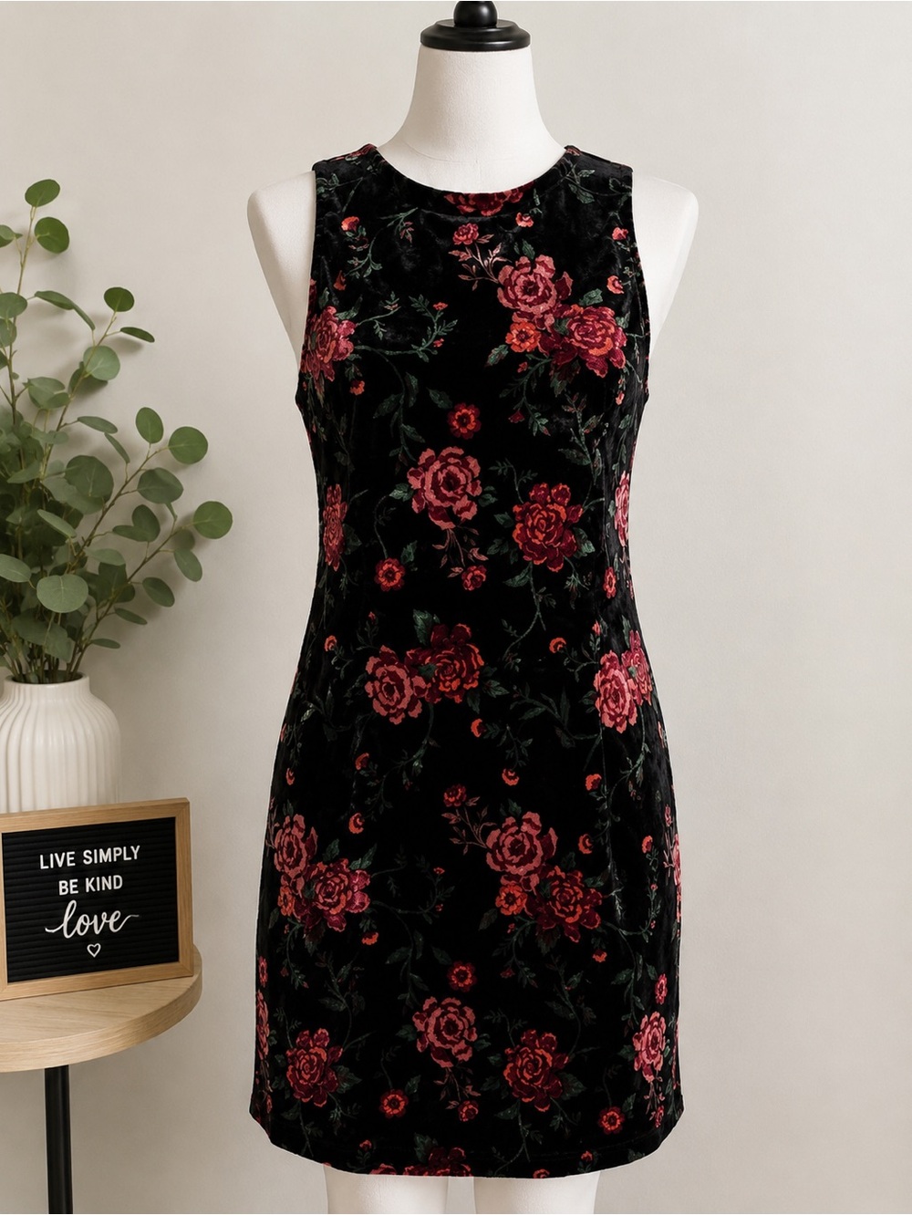 Black Floral Velvet Sleeveless mini Sheath Dress Women’s Medium Y2K